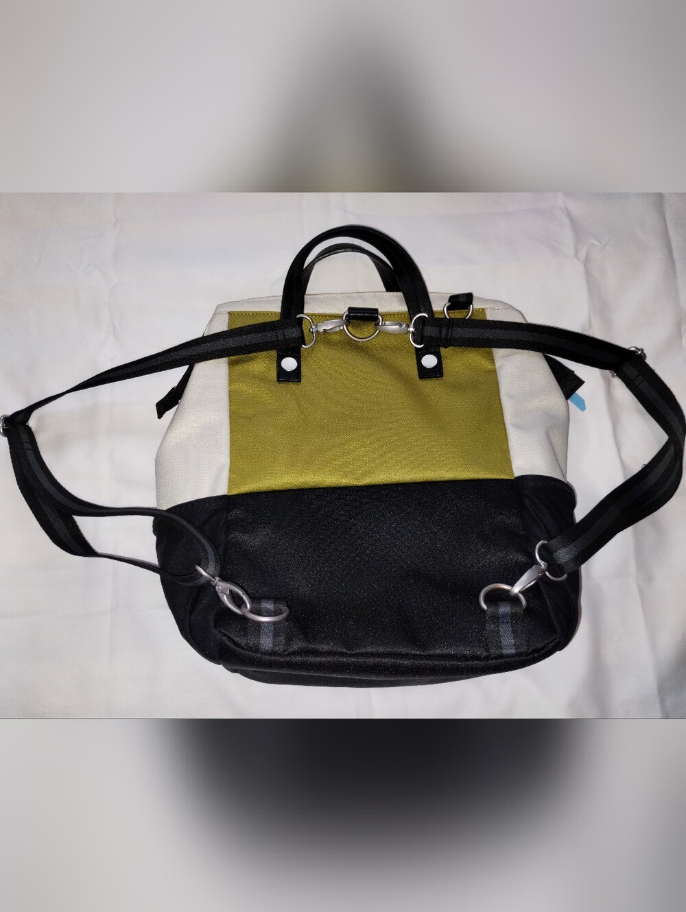 Sherpani Dispatch Convertible Purse/Bag - Picture 3 of 4